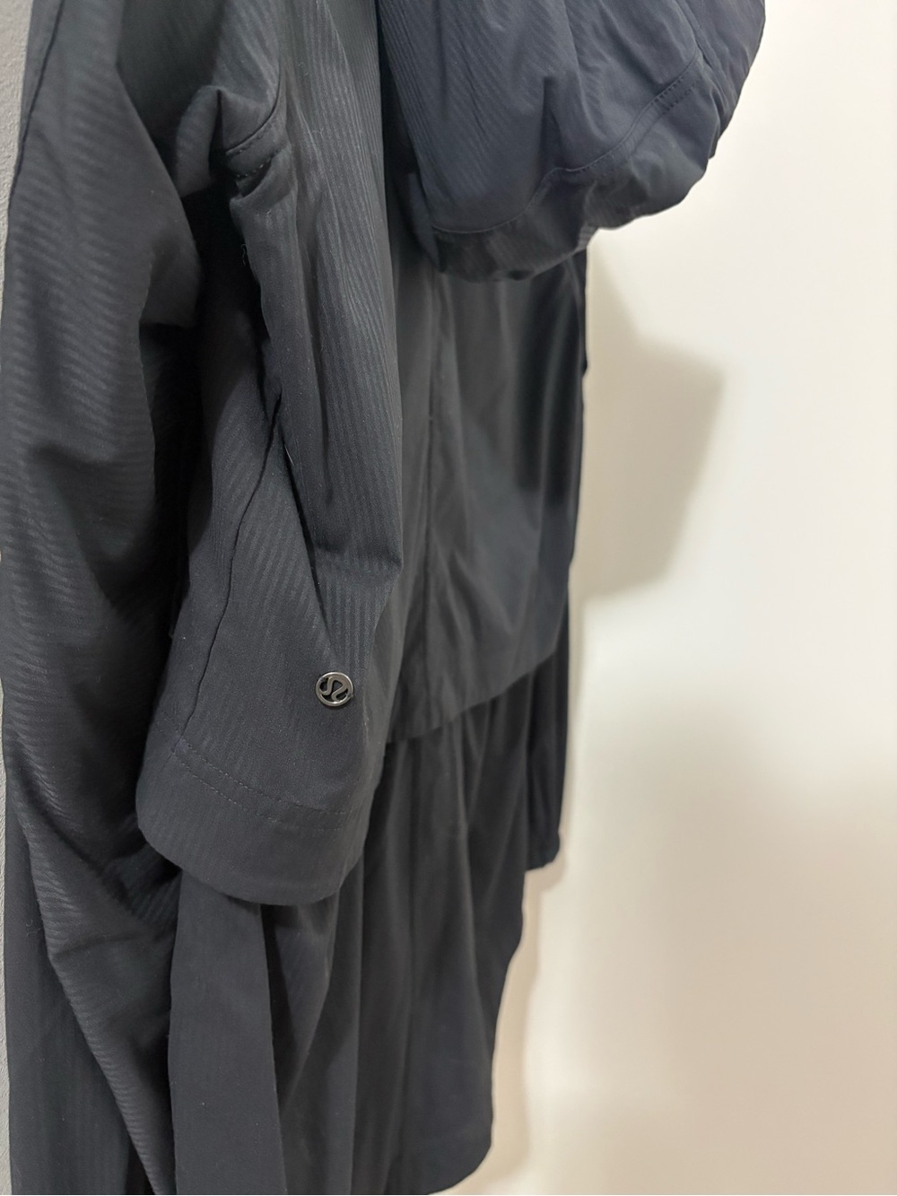 Black Lululemon Women's Zip-Front Raincoat - Picture 7 of 9
